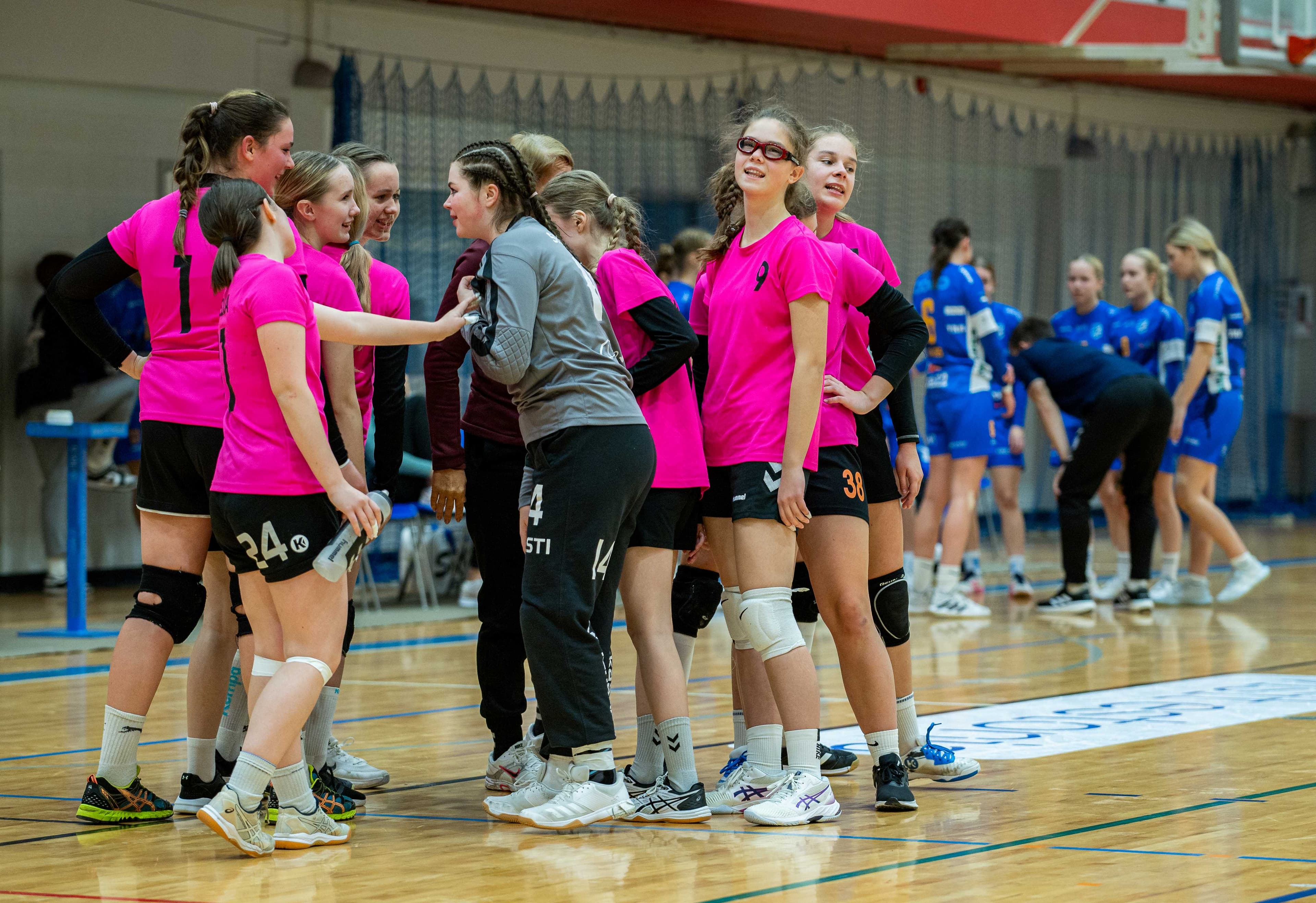 Tütarlaste A vanuseklassi 2024 Eesti karikavõistlustel avas võiduarve Käsipalliklubi Mella võistkond