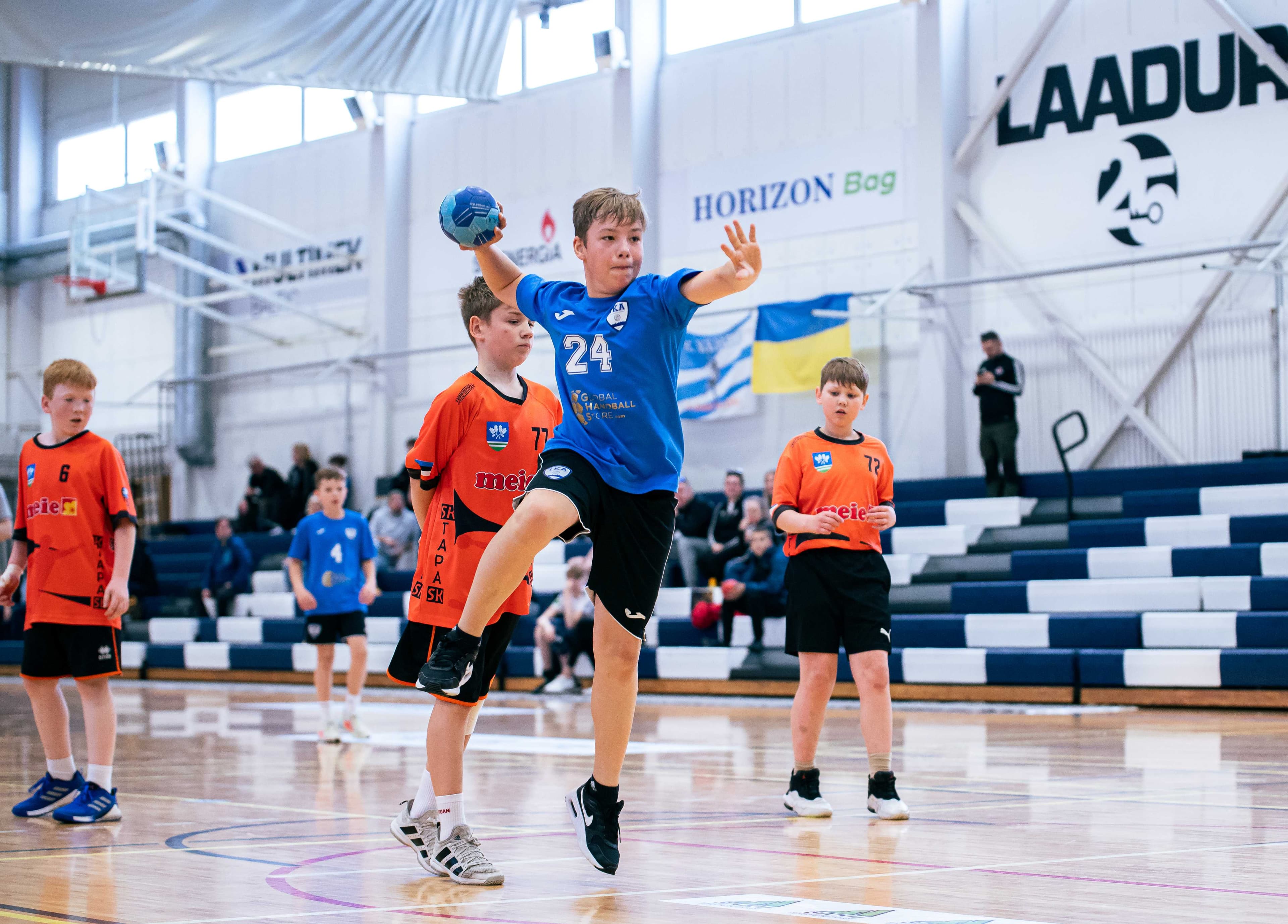 Noormeeste U12 2025 Eesti meistrivõistlustel käsipallis on jäänud mängida veel viimane võistluspäev